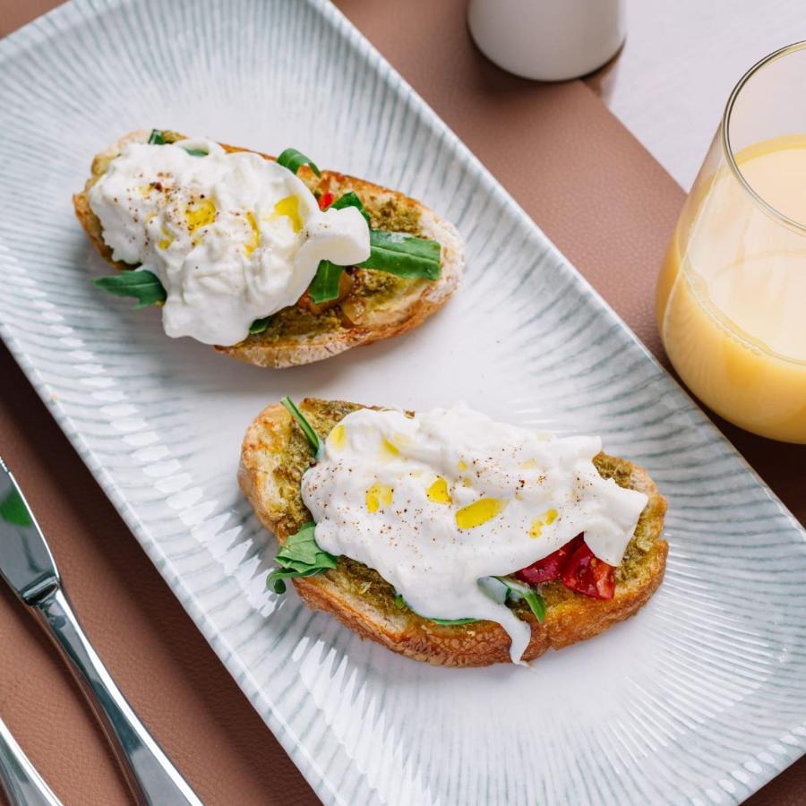 Royal Tulip Hotel & Casino, 트빌리시 외부 사진 Buratta