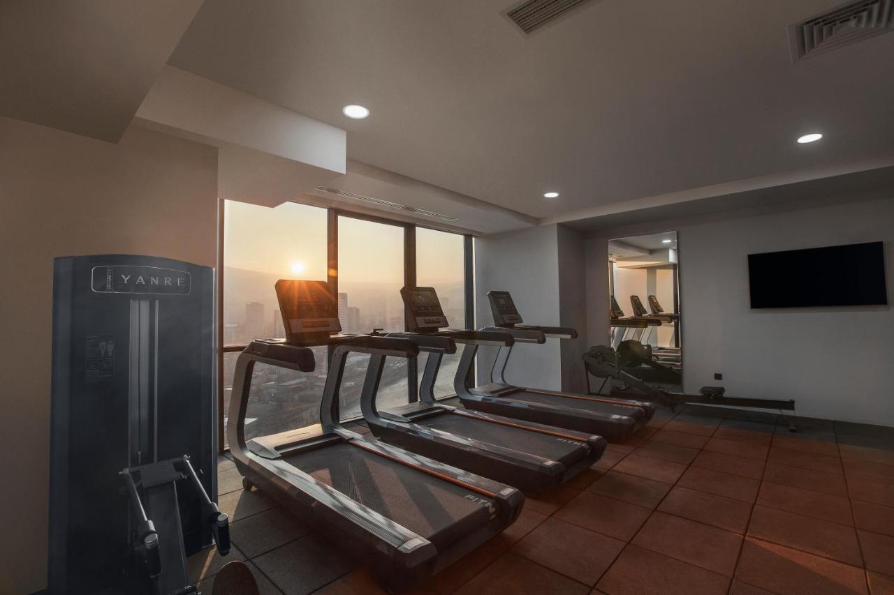 Royal Tulip Hotel & Casino, 트빌리시 외부 사진 The gym at the hotel
