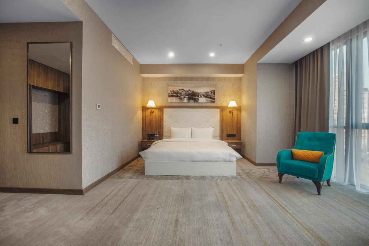 Royal Tulip Hotel & Casino, 트빌리시 외부 사진 Deluxe Room