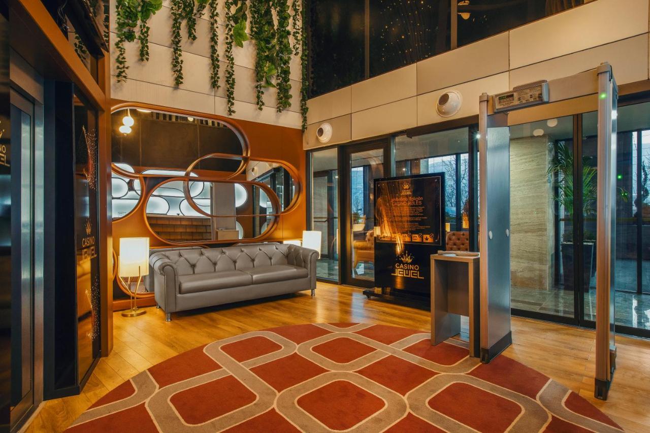 Royal Tulip Hotel & Casino, 트빌리시 외부 사진 The lobby of the hotel