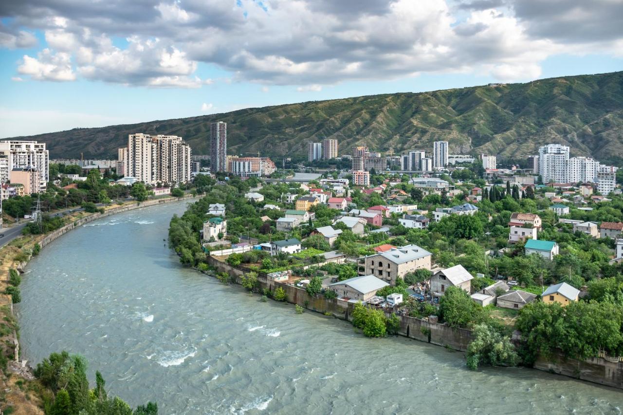 Royal Tulip Hotel & Casino, 트빌리시 외부 사진 The Rioni River in Vladikavkaz